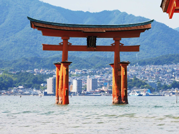 厳島神社の大鳥居（広島県）